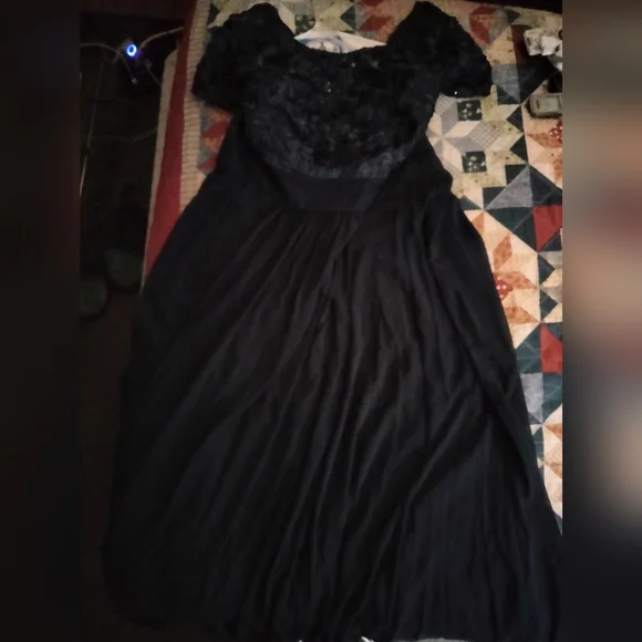 Mother of the Bride or Groom Wedding 💒 Dress - Picture 4 of 5